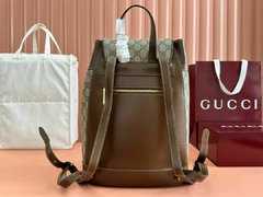 Mochila Gucci Monogram - Elegância e Você