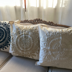 Almohadón mandala negro - comprar online