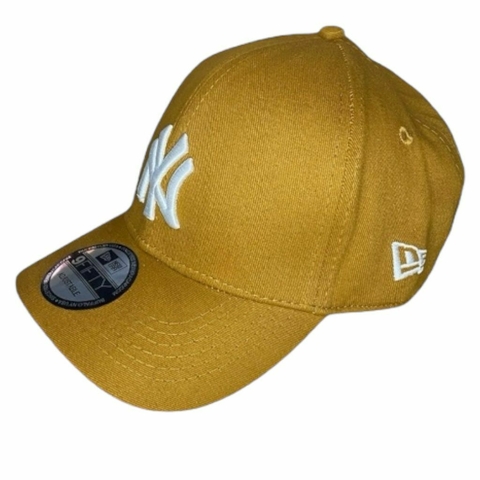 Boné Masculino New Era Bege