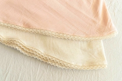Mantel Merlina redondo con puntilla fina