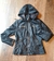 Campera de cuero con capucha