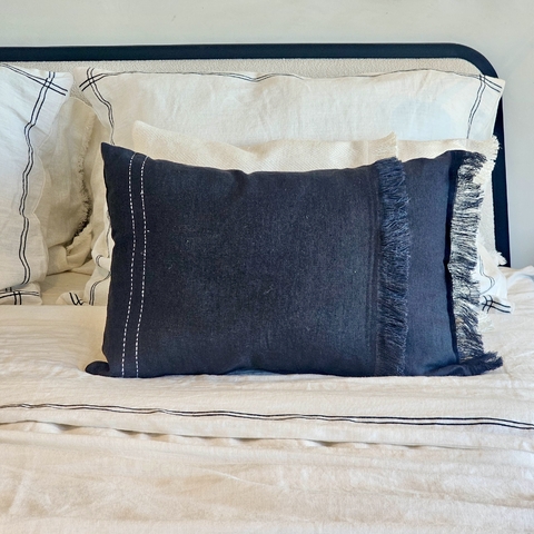 Almohadón Lino Flecos 60x40 - Negro - comprar online