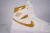 Jordan 1 Blanco Dorado en internet