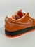 Dunk SB Naranja Negro en internet
