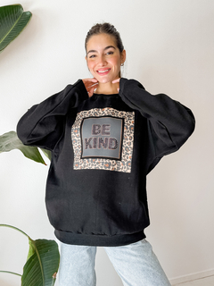Buzo frizado be kind