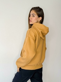 BUZO LISO CON CAPUCHA - comprar online