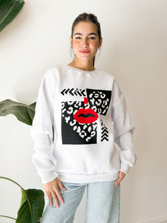 Buzo frizado corazón de beso en internet