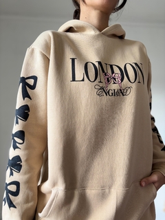 Buzo frizado London - Pequitasindumentaria