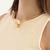 Choker Sofia na internet