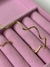 Bracelete folheado a ouro zigzag na internet