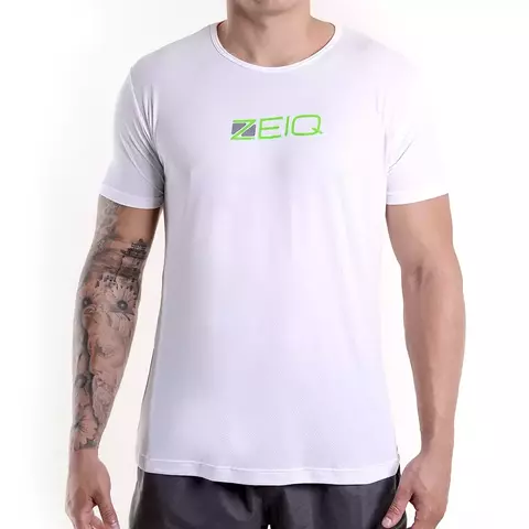 Camiseta Esportiva Slim Zeiq Branca – Logo Verde e Cinza