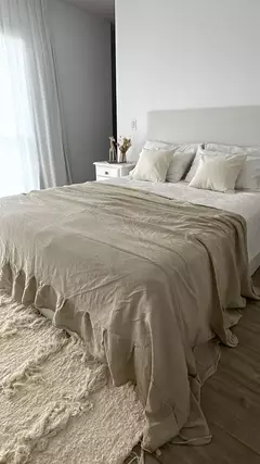 Pie de Cama con volados 1.60x2.80 - PURO HOME DECO