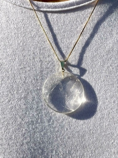 Pingente Cristal Quartzo Medalha Corrente Banho De Ouro