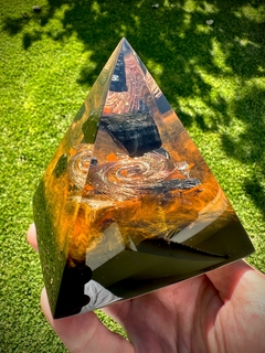 Pirâmide Orgonite M Proteção Energética