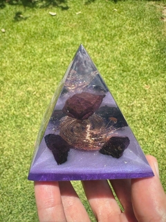 Pirâmide Orgonite P Purpurita