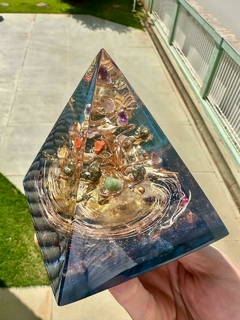 Pirâmide Orgonite Arvore Da Vida - comprar online