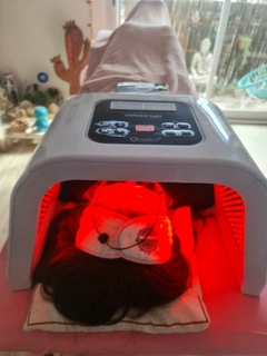 Limpieza Facial Personalizada con Fototerapia