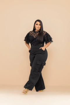 Calça Pantalona Plus Size em Neoprene com Bolsos Cargo – Conforto, Estilo e Versatilidade - Tamanho Único (46-52)
