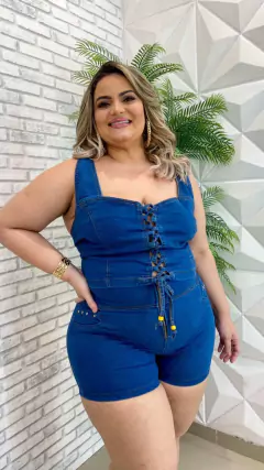 Conjunto Moderno de Short e Blusa em Jeans com Lycra