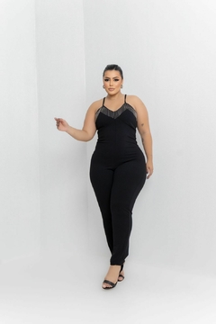 Macacão Longo de Alças em Neoprene: Sofisticação e Modernidade - Tamanho Único (44-50)