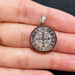 Dije cruz de san Benito(una sola cara) 18mm packx12 elegir color - comprar online