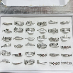 Anillo acero quirúrgico surtido strass caja x36 - comprar online