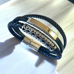 Pulsera cuerina magnética con dije