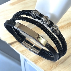 Pulsera cuerina magnética con 3 calaveras