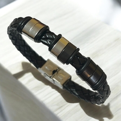 Pulsera cuerina con acero quirúrgico