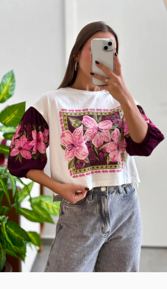 T-shirt Manga Bufante Floresça Vinho na internet