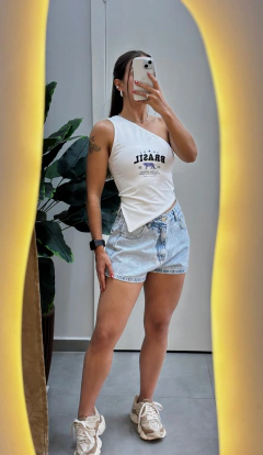 Blusa Luana torcida é Feroz na internet