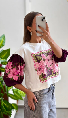 Imagem do T-shirt Manga Bufante Floresça Vinho