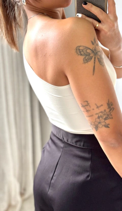 Blusa Nula manga Agda Off - comprar online