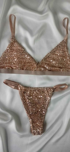Conjunto Carmín - Corpiño y less regulable en tul con súper lentejuelas - tienda online