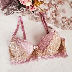 Conjunto Lena - Corpiño taza push-up y aro con bombacha cola less