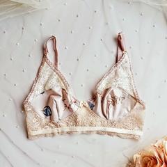 Conjunto Ludmila - Corpiño falso aro y tanga less regulable, en encaje y modal