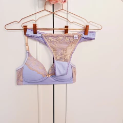 Conjunto Araceli Lavanda - Corpiño triangulo taza soft con bombacha colaless con detalle de argollas en lycra