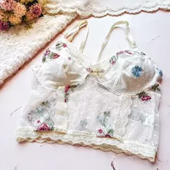 Top Lisa - En tul plumeti bordado y puntilla en internet