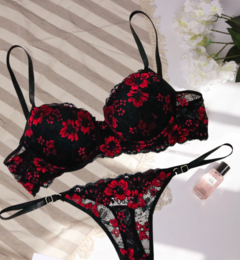 Conjunto Brenda - Corpiño taza push-up con puntilla bicolor y tanga less en internet