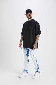 T-SHIRT OVER DOOR
