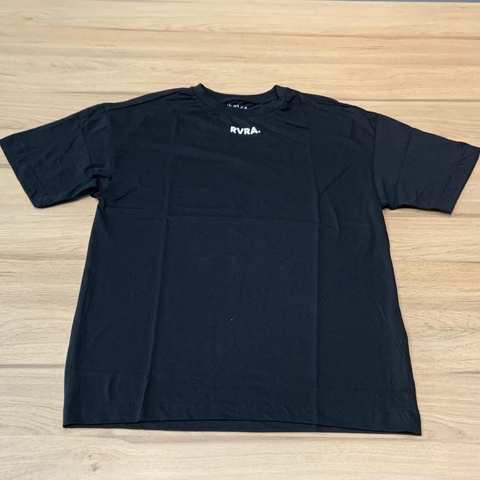 CAMISETA PRETA RVRA COLLAR - GG