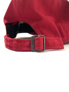 BONÉ DE ABA CURVADA SIMPLES - comprar online