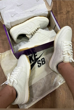 Nike Dunk Off premium na internet
