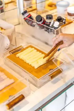 RESFRIADOR DE FRIOS ACRÍLICO DETALHE BAMBU na internet