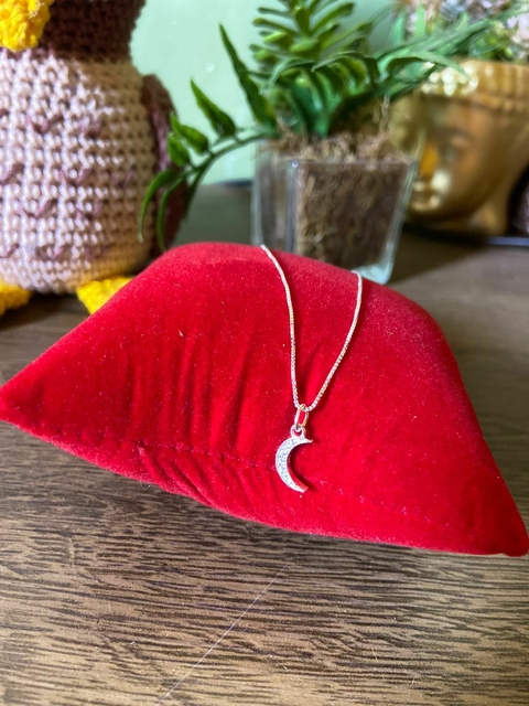 Colar de Prata 925 Lua Cravejada em Zircônias Brancas