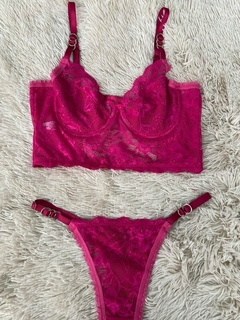 Set de bustier y less en puntilla Pía