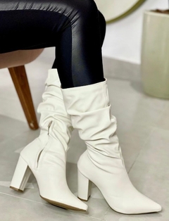 bota slouch Beatriz branca - Emilly calçados e acessórios 