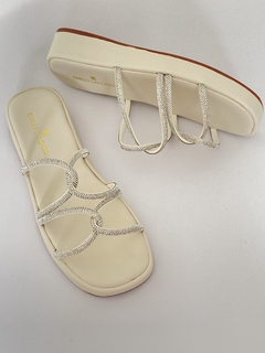 Flat form off white na internet