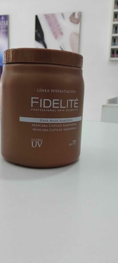 Máscara capilar fidelité almendras x 1000 gr