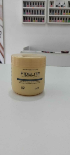 Máscara capilar fidelité coco y vainilla x 270 gr